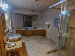 Kalsedon Cave Suites - Bathroom