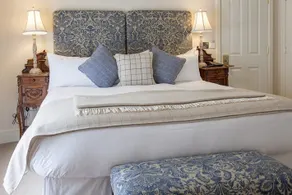 The Falcon Hotel - Habitación