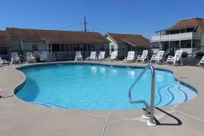 Mainsail Inn & Cottages - Pool