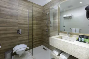 The Seasons Hotel - Badezimmer