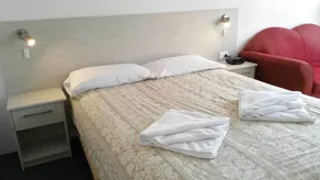 Le George Motel - Room