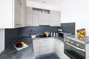 CASA LUINI - new, welcoming and modern apartment in the historic centre of Como, with 2 bedrooms and 1 complete bathroom and a fully equipped kitchen - Eget kök