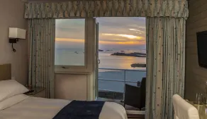 Cobo Bay Hotel - Vue de la chambre