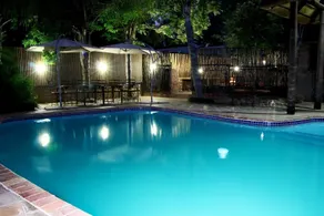 J'Cups Guest House - Pool