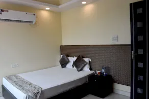 Hotel Maple Inn - Room