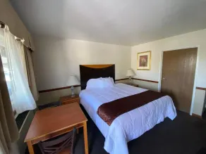 Town and Country Inn - Room