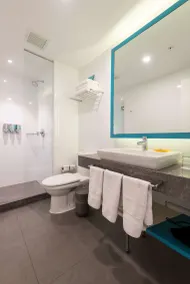 Libre Hotel, BW Signature Collection by Best Western - Bathroom