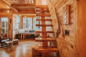 Treehouse on the Water -Eagles Nest-20 ft high - Room