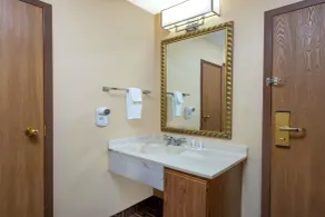Super 8 by Wyndham Charleston Sikeston East MO - Salle de bain