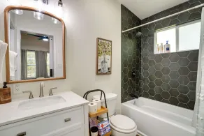 Lakefront Texas Abode w/ Kayaks, Fire Pit & Patio! - Interiør