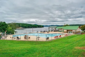 Home w/ Decks & River Access in Mt Gilead! - Intérieur