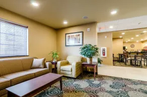 Cobblestone Inn & Suites - Oberlin - Lobby