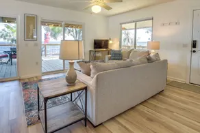 Renovated Crescent Lake Escape w/ Waterfront Deck! - Interiør