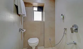 Treebo Vikrant Residency - Bathroom
