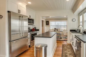 1 Block to Dtwn Lewisburg! Quiet Home w/ Decks - Innenbereich