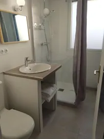 Domaine de Lesvaniel - Bathroom