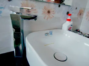 Hoang Dat hotel - Bathroom