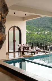 Rosewood Retreat Bhimtal - Luxury Lake View Resort on Bhimtal Lake - Pool