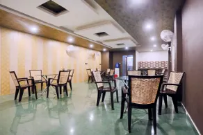 M K Hotel & Restaurant - Restaurant