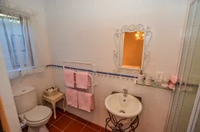 Lavender House - Bathroom