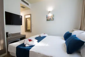 Hotel Omia - Room