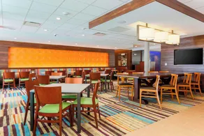 Fairfield Inn & Suites by Marriott Decatur at Decatur Conference Center - Restaurant