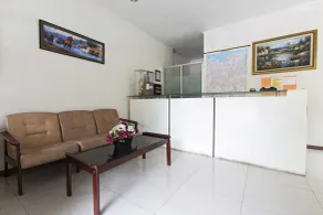 RedDoorz near Gondangdia Station - Lobby