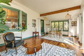 Walkable Location: Historic Home in Charles Town! - Intérieur
