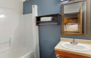 Motel 6 Suites Fort Myers, FL - Badrum
