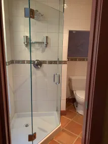 Salt Spring Carriage House B&B - Bathroom