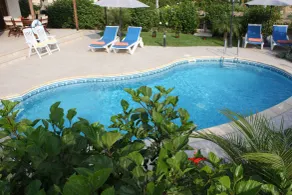 Three Bedroom Villa With Private Pool and Landscaped Garden - Pool