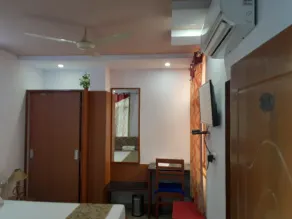 Airport Sky Inn - Room