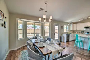 Stylish Glendale Home w/ Private Yard + Patio - Innenbereich