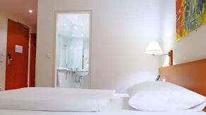 Central Hotel Löwen - Room