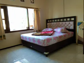 Villa batu malang swimming pool - Zimmer