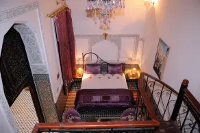 RIAD YOUSSEF - Room