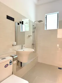 Pearl Kingdom Hotel & Resort - Bathroom