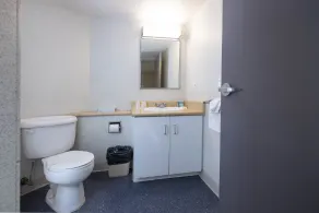 Residence & Conference Centre- Barrie - Bathroom