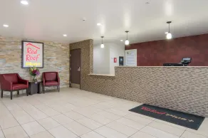 Red Roof Inn PLUS+ Fort Worth - Burleson - Lobby