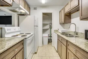 Community Pool & Central Location! Houma Apt - Innenbereich