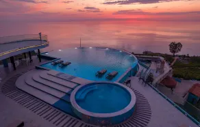 Litz Resort - Pool
