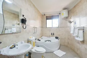 Gazelle Guest House - Bathroom