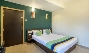 Itsy Hotels Vijaya Residency - Room