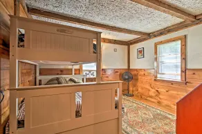 Rustic Bradford Cottage - 14 Miles to Sunapee Mtn! - Zimmer