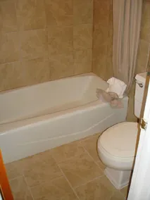 Tops Motel - Bathroom