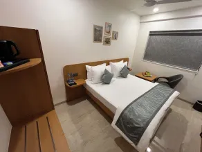 Mastiff Hotel Crystara, Jalgaon - Zimmer