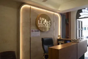 Hotel Raw Leaves Premium Family & Business Hotel Near Rajkot Railway Station - Reception