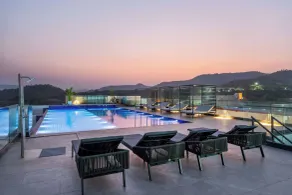 Radisson Resort & Spa Khopoli - Pool