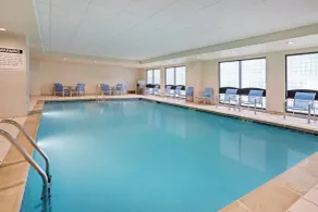 Holiday Inn Express & Suites Cincinnati Riverfront by IHG - Piscine