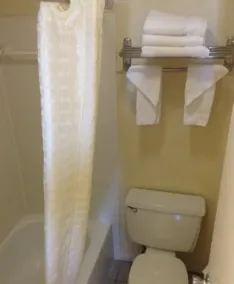 Super 8 by Wyndham New Orleans - Salle de bain